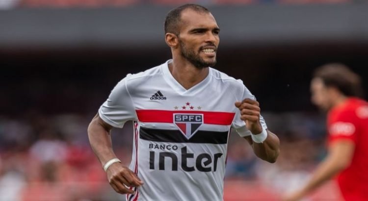 Exfutbolista brasileño se declara bisexual Exfutbolista brasileño se declara bisexual