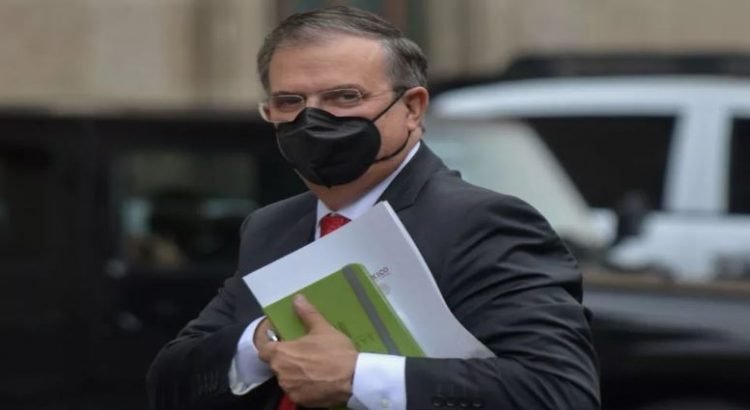Marcelo Ebrard tiene COVID, señala que solo siente un catarro