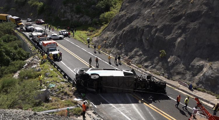 Sergio Salomón indagará accidente de migrantes que dejó 16 muertos