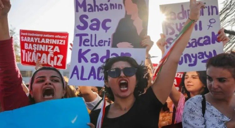 Intenta Irán sofocar protestas feministas Intenta Irán sofocar protestas feministas