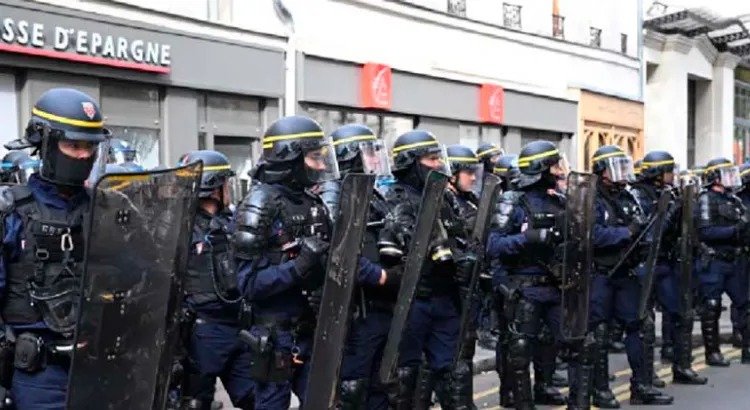 Marchan miles en Francia Marchan miles en Francia