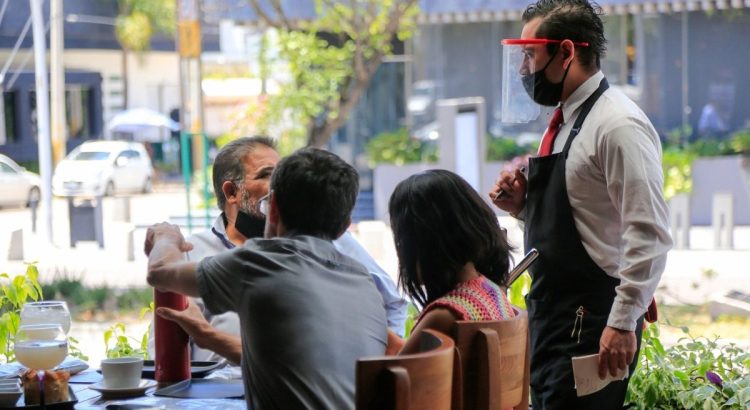 Negocios de los corredores gastronómicos de Puebla invierten 40 mdp en mejoras