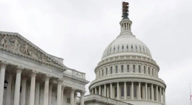 Aprueba Cámara baja de EU aplazar el “shutdown” presupuestario Aprueba Cámara baja de EU aplazar el “shutdown” presupuestario