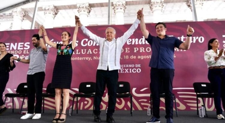 López Obrador afirma que 100 mil personas salen de la pobreza cada mes en México López Obrador afirma que 100 mil personas salen de la pobreza cada mes en México