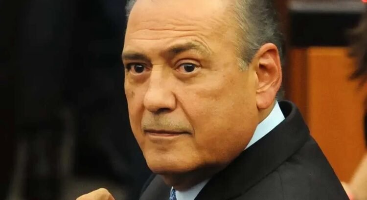 «Alito» y 14 senadores excluyen a Manlio Fabio Beltrones del PRI en el Senado «Alito» y 14 senadores excluyen a Manlio Fabio Beltrones del PRI en el Senado