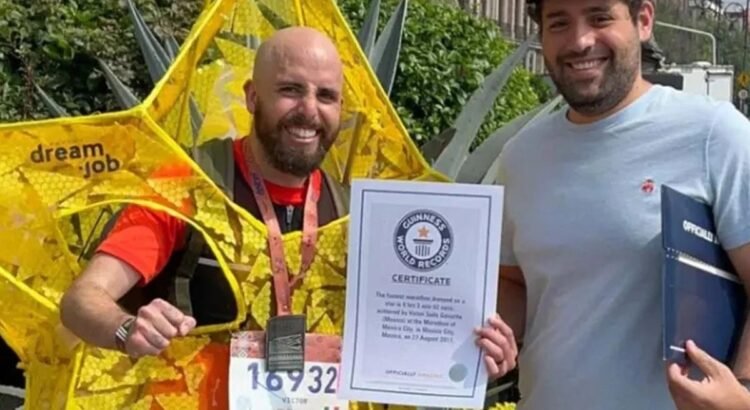 Mexicano rompe Récord Guinness en el Maratón CDMX 2024 Mexicano rompe Récord Guinness en el Maratón CDMX 2024