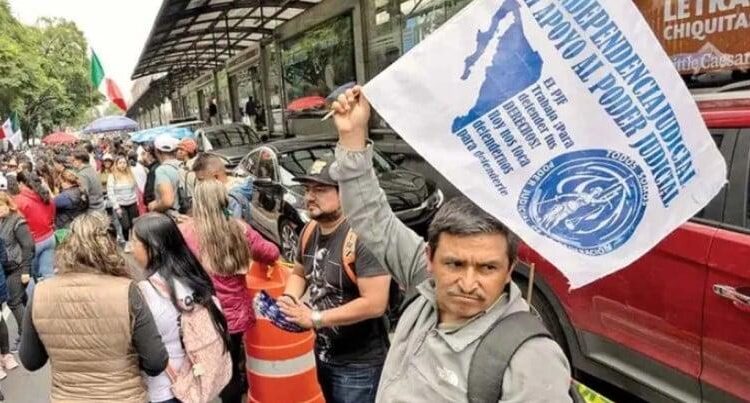 Trabajadores del Poder Judicial de la Federación acuerdan mantener el paro