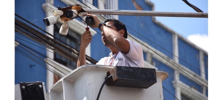 Retiran 19 cámaras de videovigilancia ilegales en el Centro Histórico de Puebla