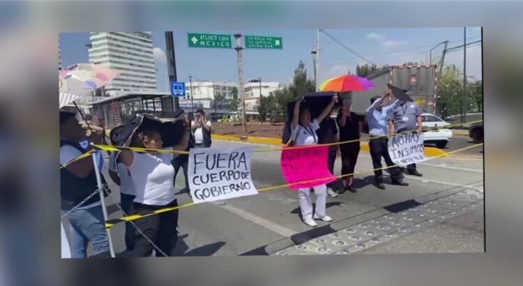 Bloquean Periférico Ecológico al exigir destitución de directora del Hospital General de Cholula