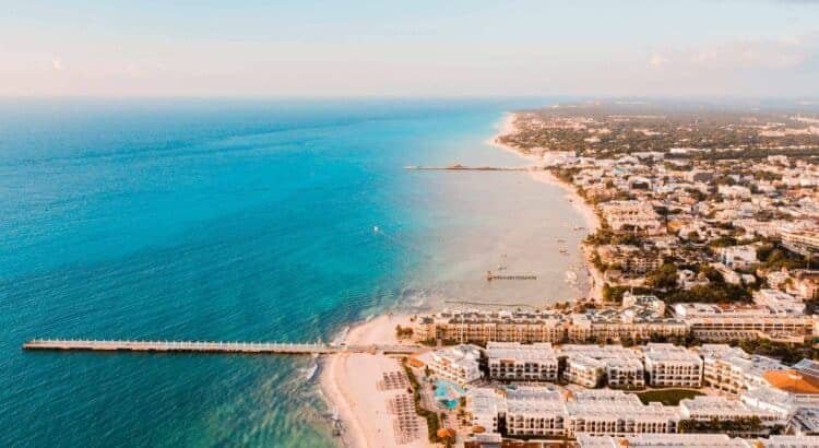 Playa del Carmen y la Unesco acuerdan plan de cooperación para preservar el patrimonio cultural del municipio