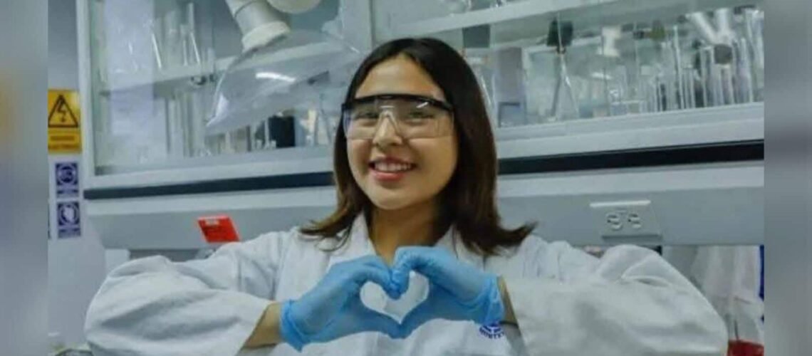 Karla Méndez: la joven que estudia siete carreras universitarias a la vez Karla Méndez: la joven que estudia siete carreras universitarias a la vez