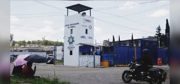 Extorsiones y falta de tecnología dificultan control en penales de Puebla