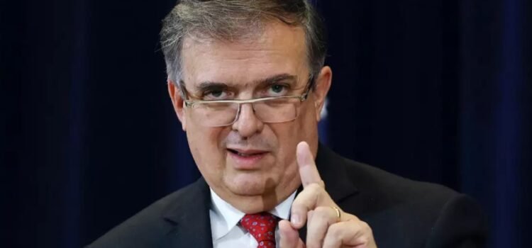 Presentó Ebrard decálogo económico