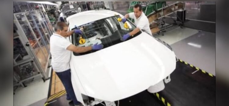 Inversiones automotrices en Puebla caen 61%