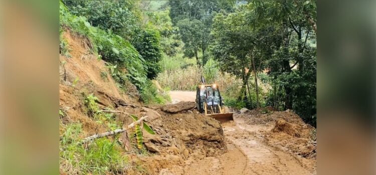 34 comunidades de la Sierra Norte de Puebla permanecen incomunicadas