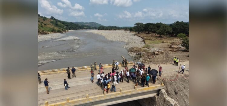 En Puebla, Sheinbaum anuncia reposición de bienes a familias afectadas por lluvias  