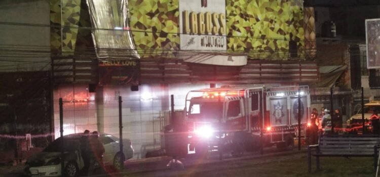 Cinco muertos en ataque a tabledance Lacoss de Puebla; tenía antecedentes de trata de personas