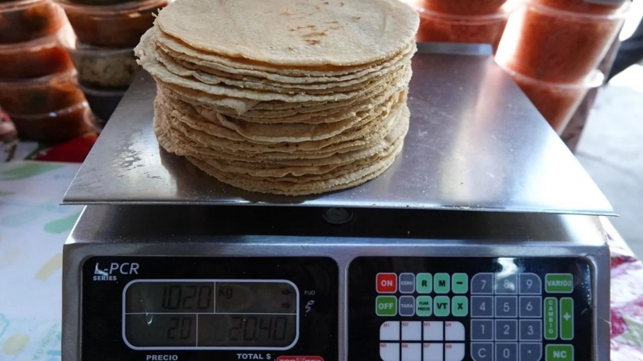 Tortilla subirá hasta dos pesos en Puebla por escasez de maíz