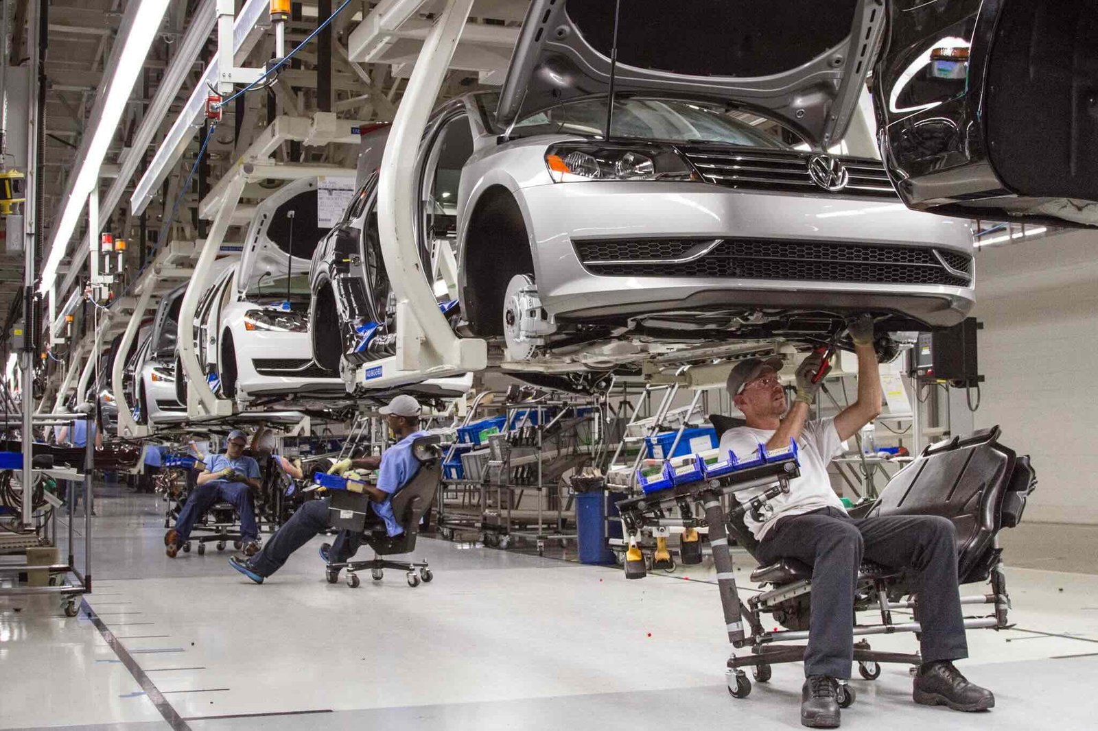 Volkswagen Puebla anuncia paro por falta de componentes en áreas de producción